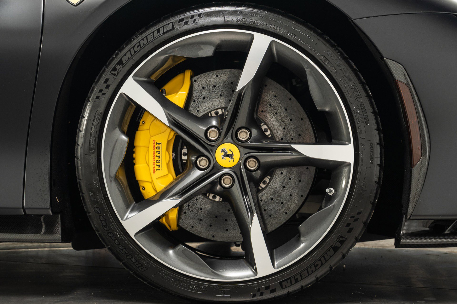 Used 2024 Ferrari SF90 Spider image 46