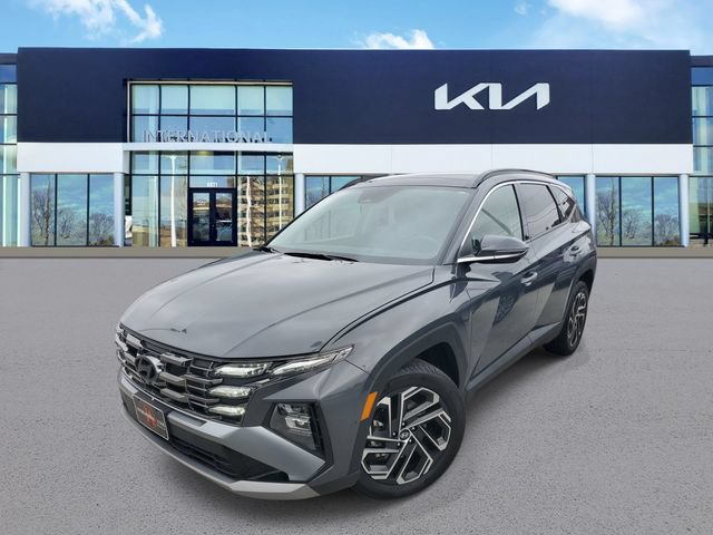 Used 2025 Hyundai Tucson Limited AWD/4WD image 1