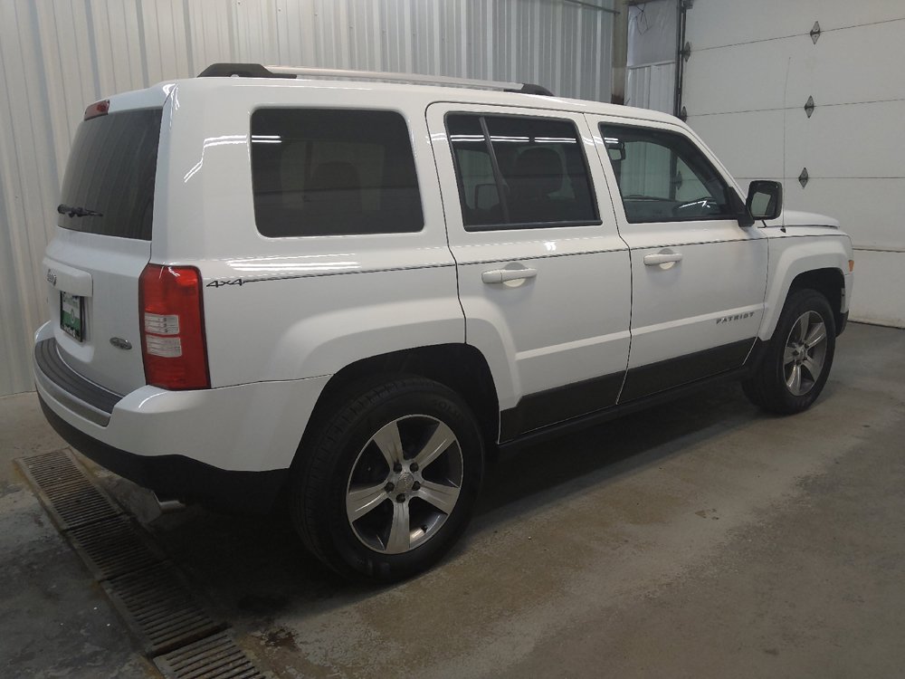 Used 2017 Jeep Patriot High Altitude AWD/4WD image 10