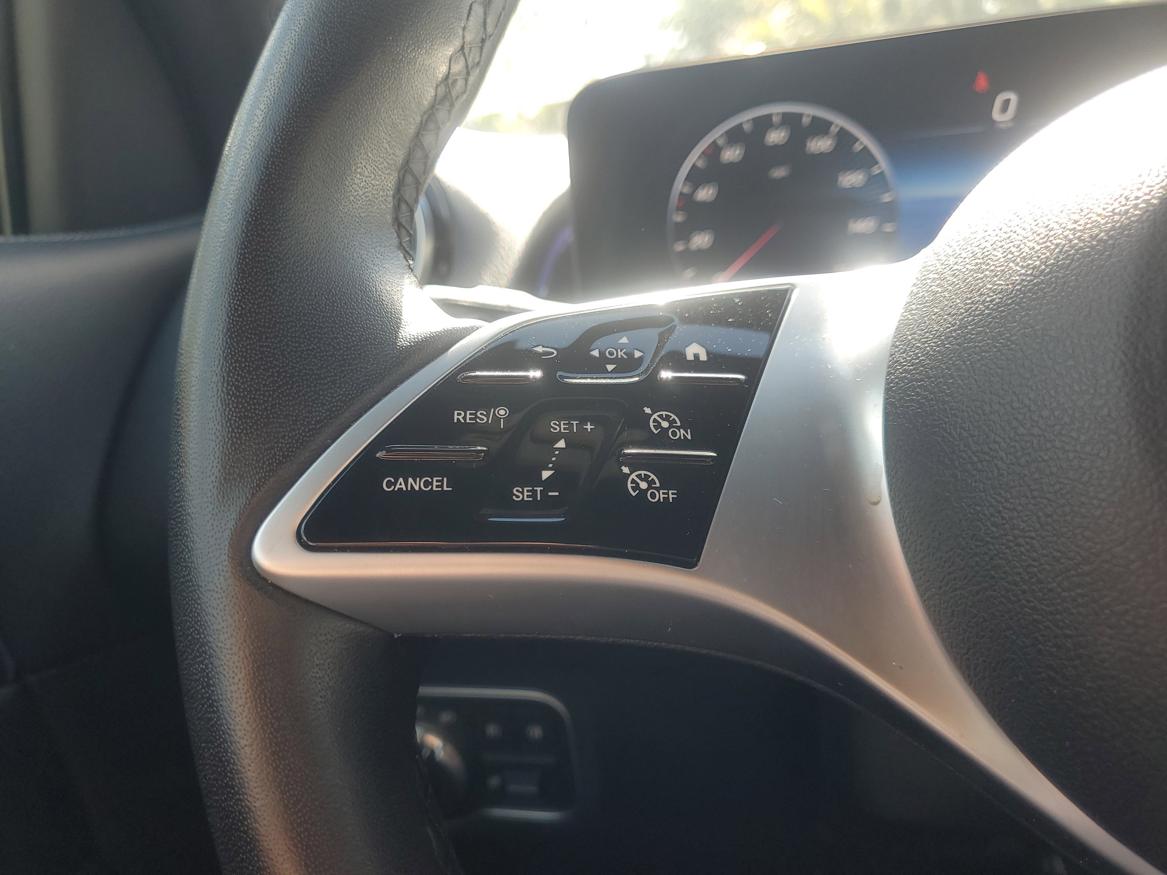 Used 2025 Mercedes-Benz GLB 250 4MATIC image 21