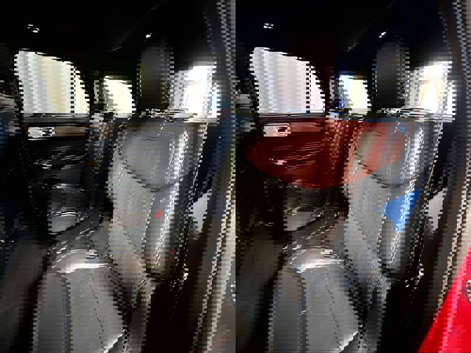 Used 2020 Ford Explorer Platinum w/ Premium Technology Package image 15