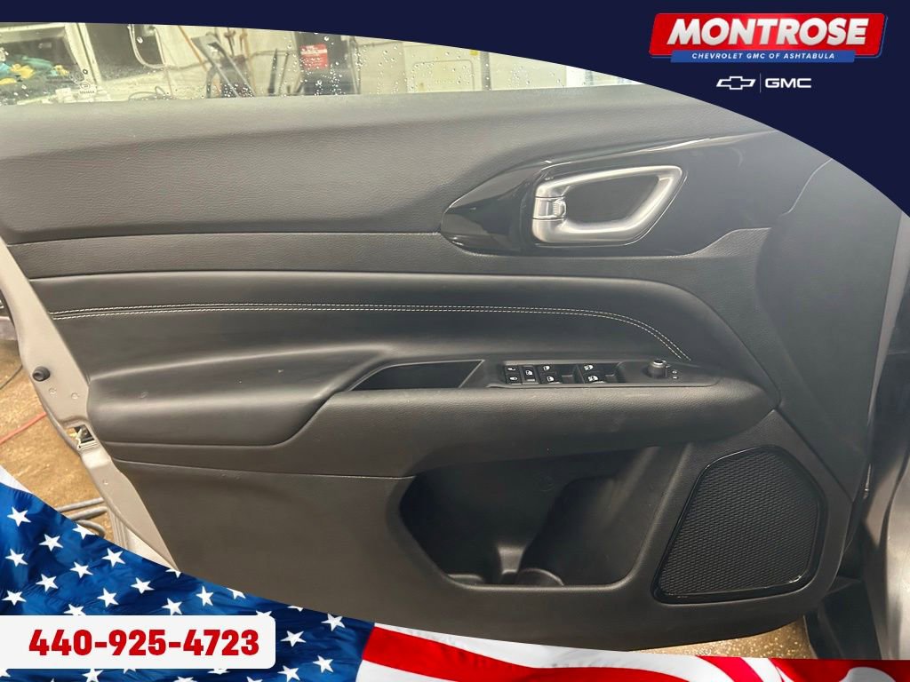 Used 2023 Jeep Compass Latitude w/ Convenience Group AWD/4WD image 9