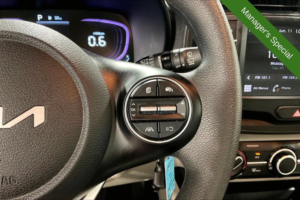 Used 2025 Kia Soul LX w/ LX Technology Package FWD image 25