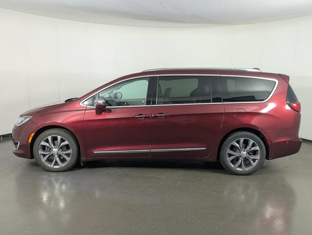 Used 2017 Chrysler Pacifica Limited FWD image 5