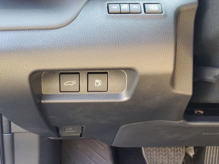 New 2025 Toyota Crown Signia image 27