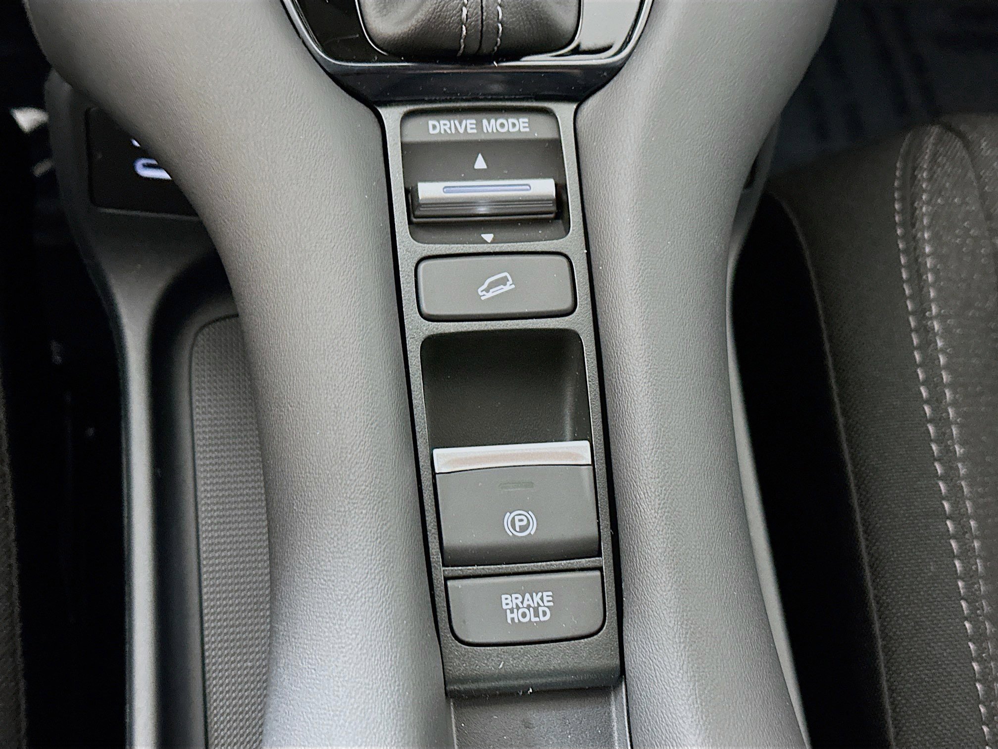 Certified 2025 Honda HR-V LX image 19