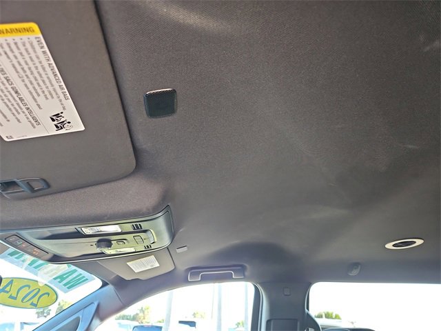 Used 2024 Chevrolet Suburban LT image 34