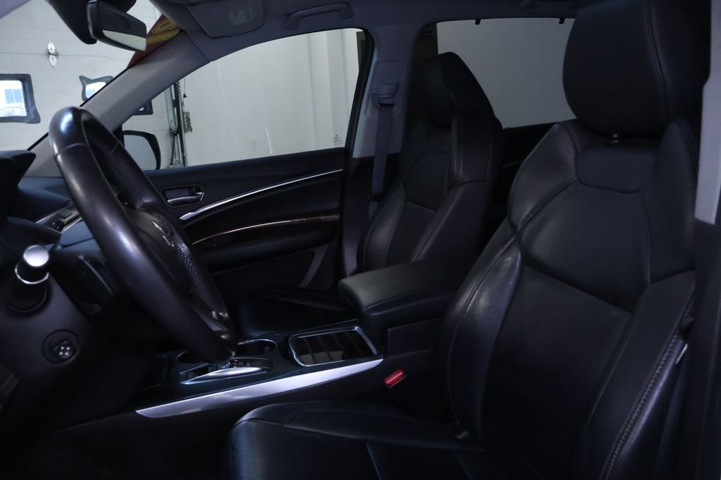 Used 2018 Acura MDX w/ Technology & Entertainment image 16