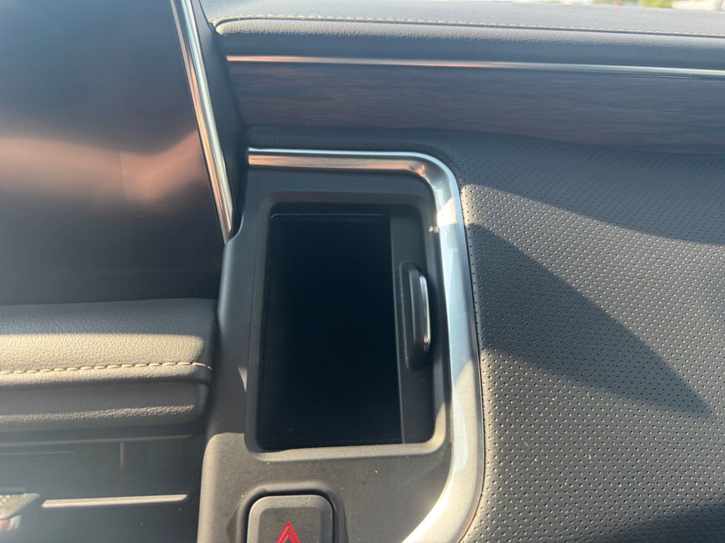 Used 2021 Chevrolet Suburban Premier w/ Premium Package image 26