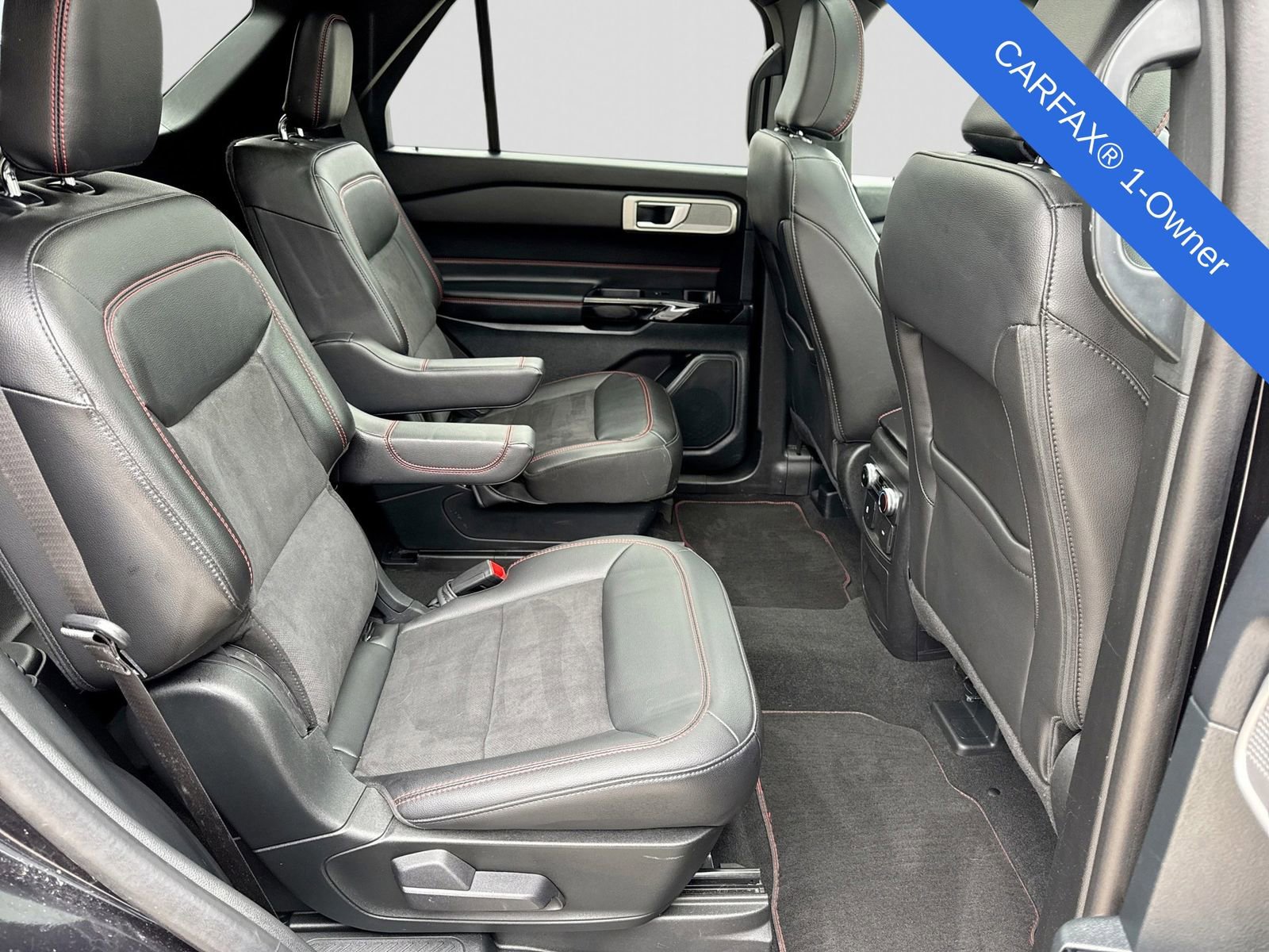 Used 2024 Ford Explorer ST-Line w/ Class IV Trailer Tow Package AWD/4WD image 24