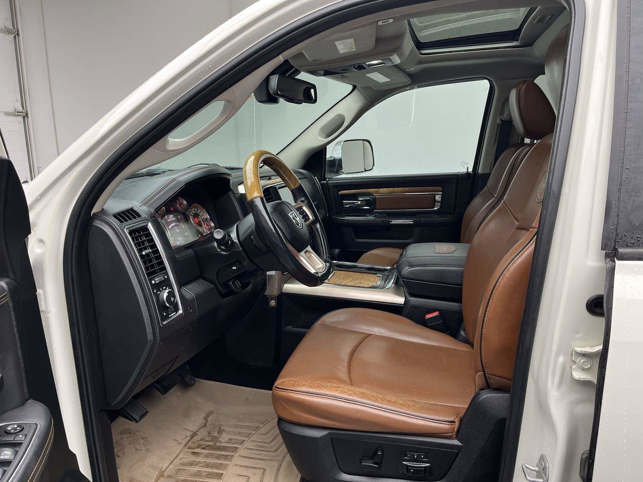 Used 2017 RAM 1500 Laramie Longhorn AWD/4WD image 3