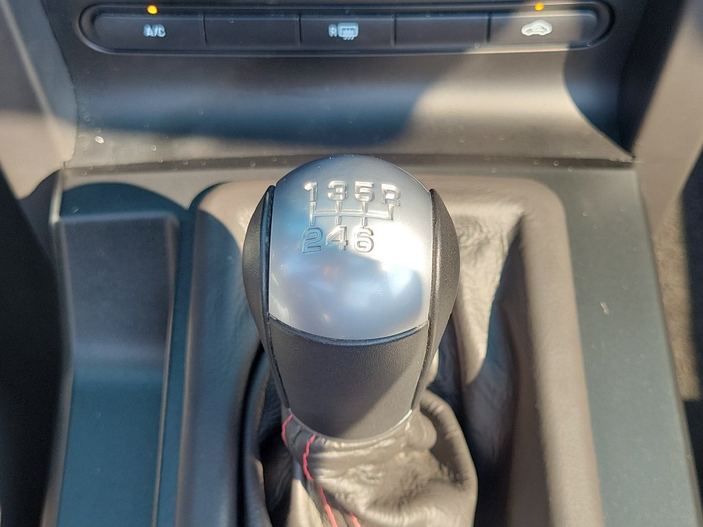 Used 2008 Ford Mustang Shelby GT500 RWD image 28