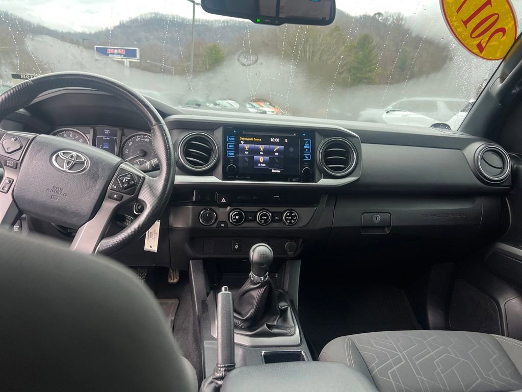 Used 2017 Toyota Tacoma TRD Sport w/ Tow Package image 15