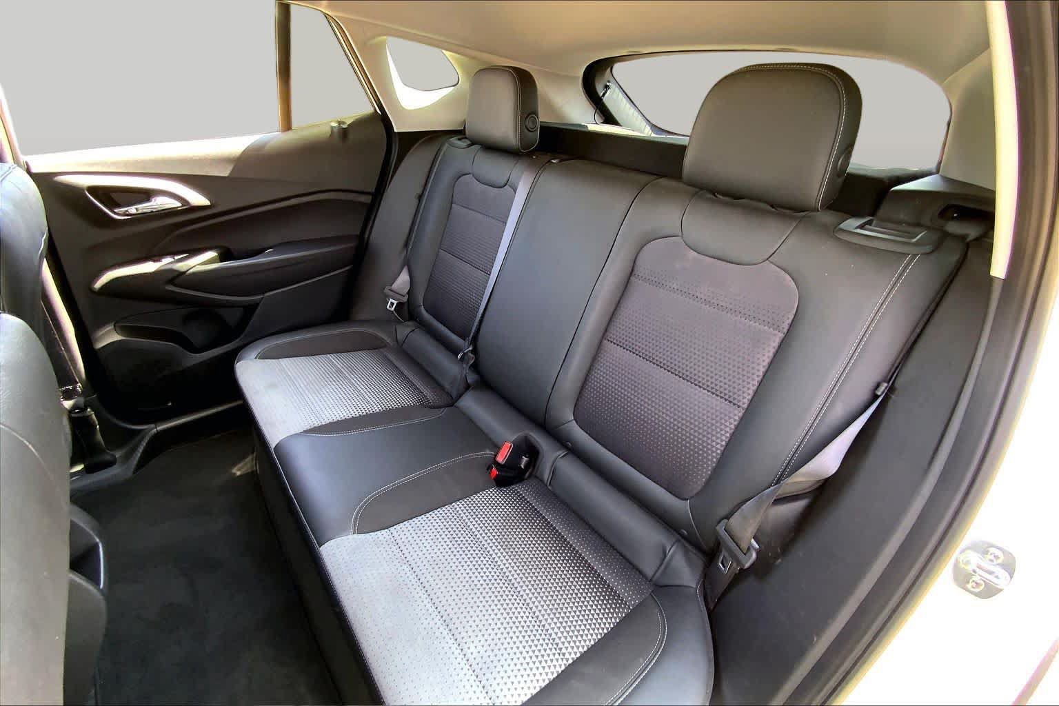 Used 2025 Chevrolet Trax LT FWD image 21