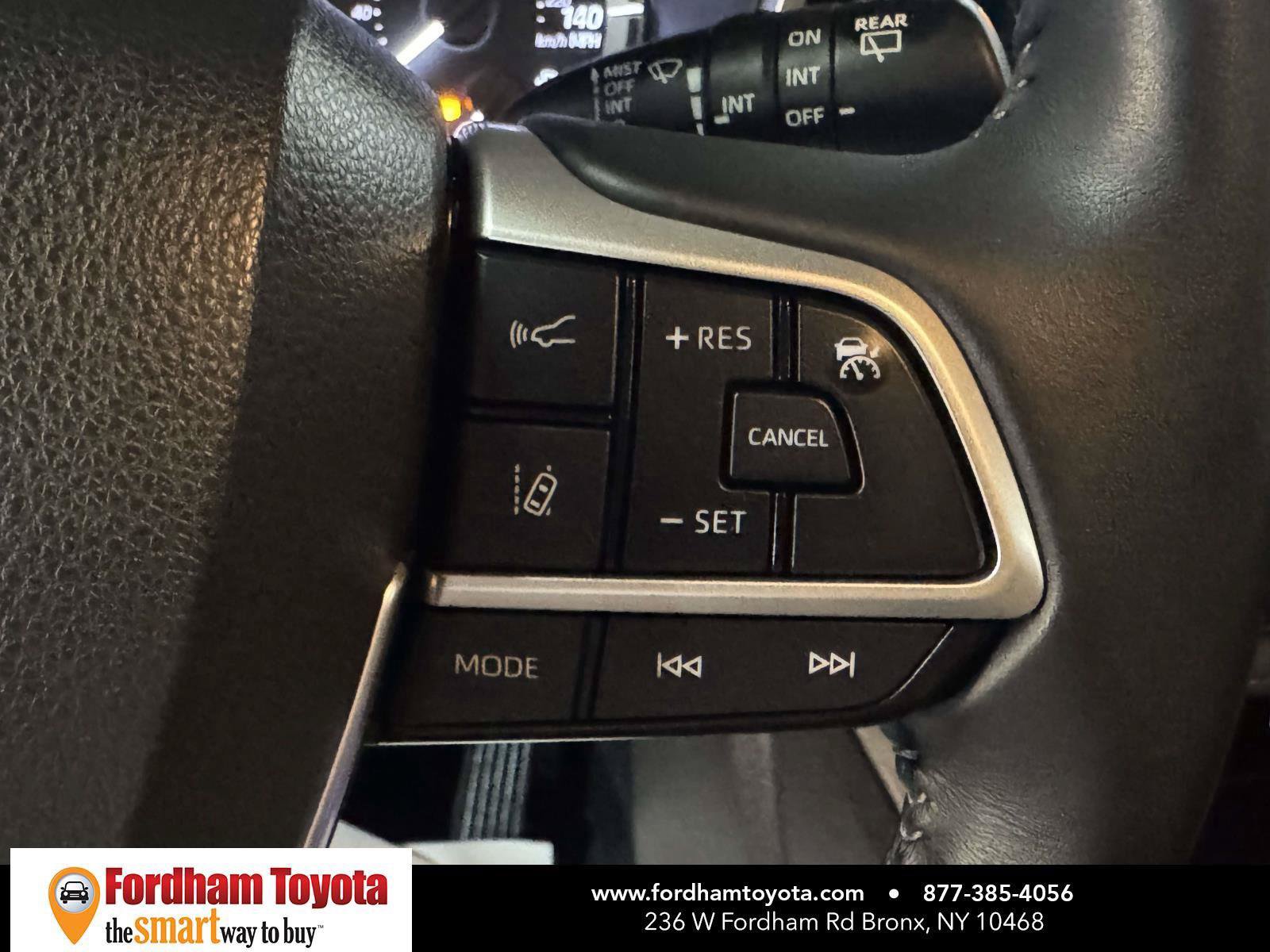 Used 2023 Toyota Highlander XSE AWD/4WD image 23