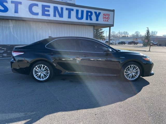 Used 2020 Toyota Camry XLE image 14