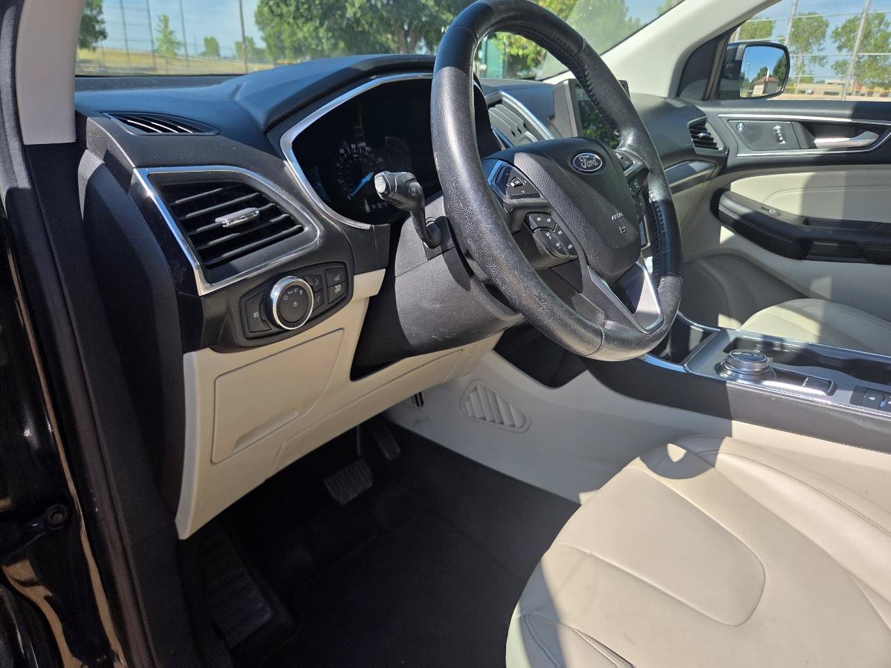 Used 2021 Ford Edge Titanium FWD image 14