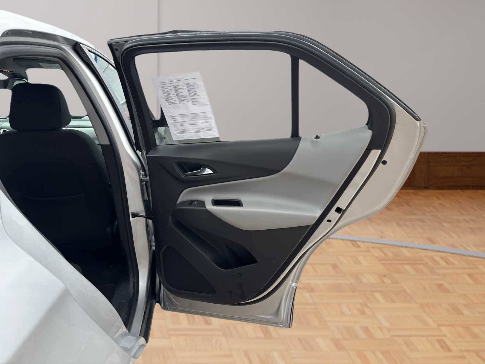 Used 2021 Chevrolet Equinox LS w/ LS Convenience Package image 13