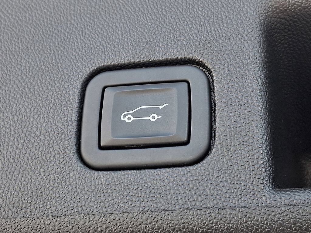 Used 2023 Chevrolet Equinox Premier AWD/4WD image 30