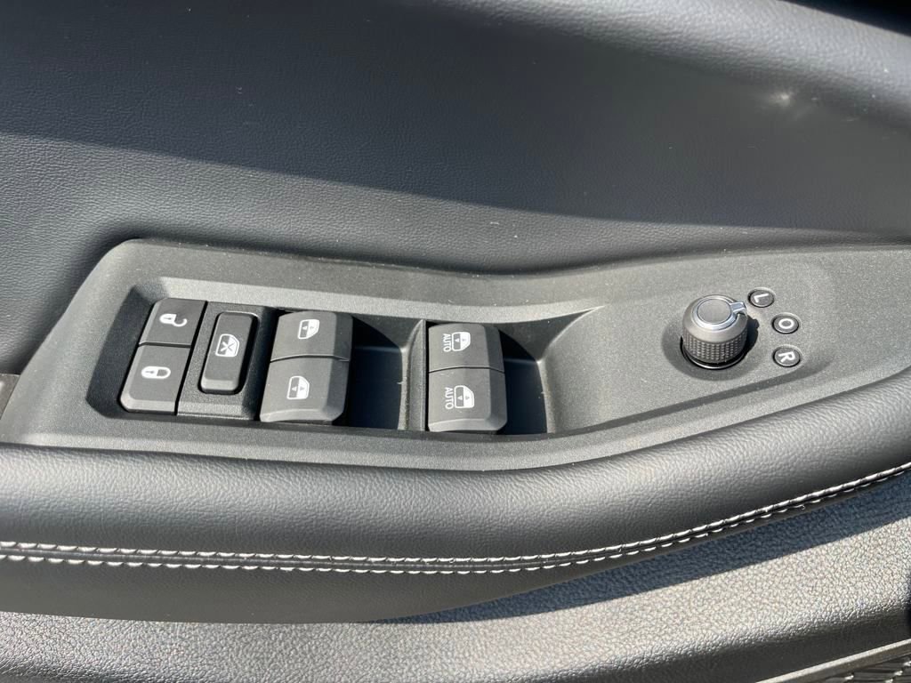 New 2025 Jeep Grand Cherokee L Laredo w/ Luxury Tech Group I image 27