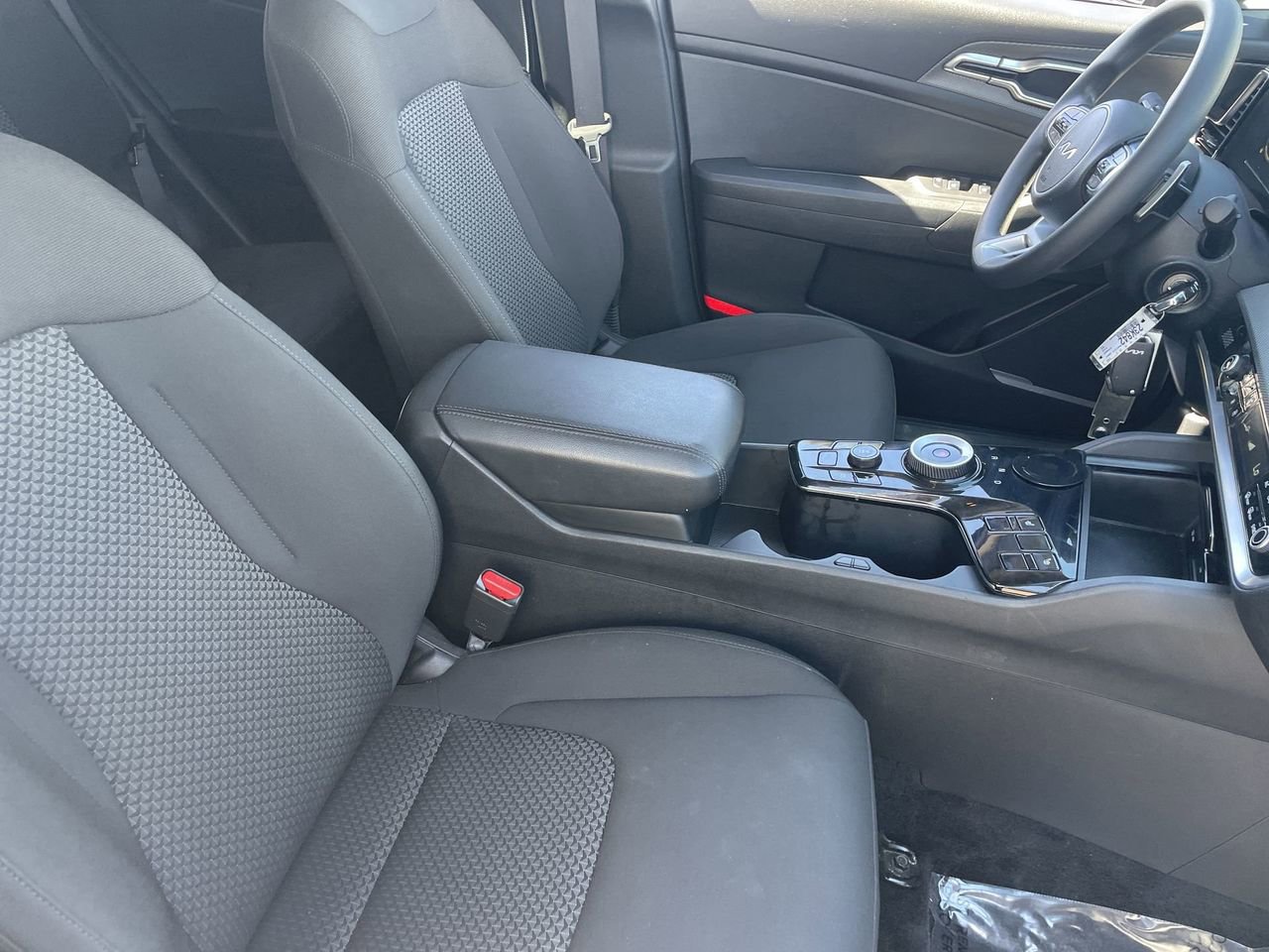 Certified 2023 Kia Sportage LX image 10