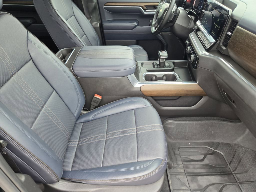 Used 2024 Chevrolet Silverado 1500 High Country w/ High Country Premium Package image 14