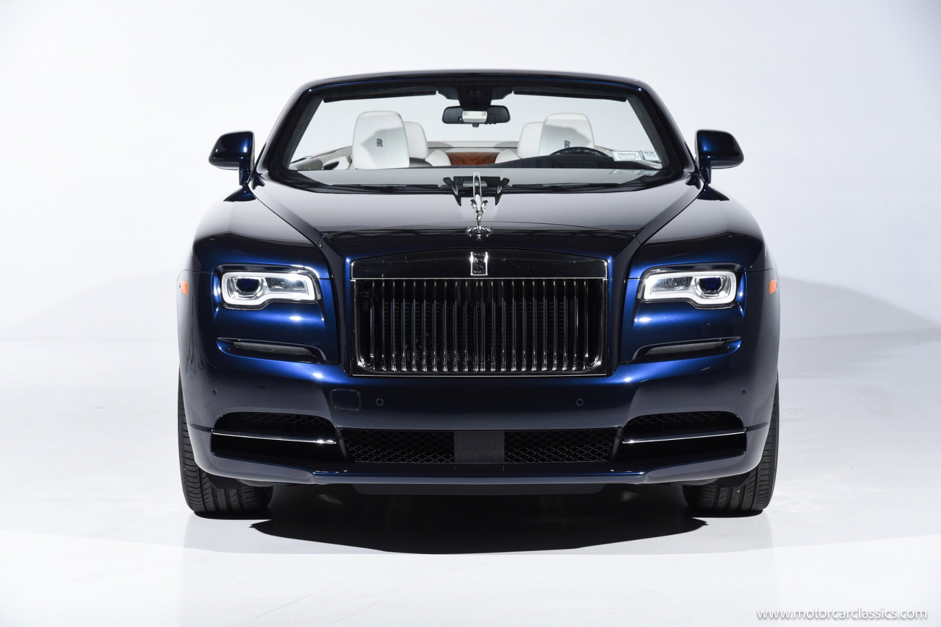 Used 2016 Rolls-Royce Dawn image 2