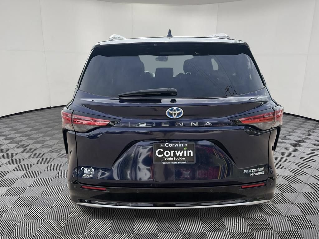 Used 2023 Toyota Sienna Platinum AWD/4WD image 8