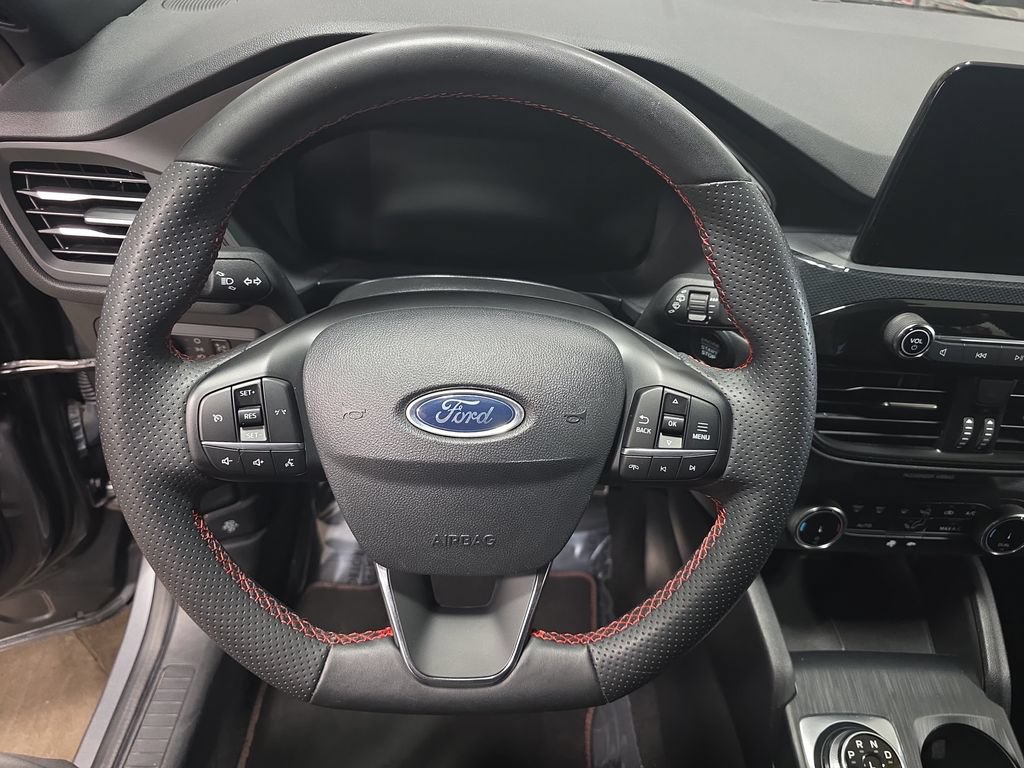 Used 2023 Ford Escape ST-Line FWD image 18