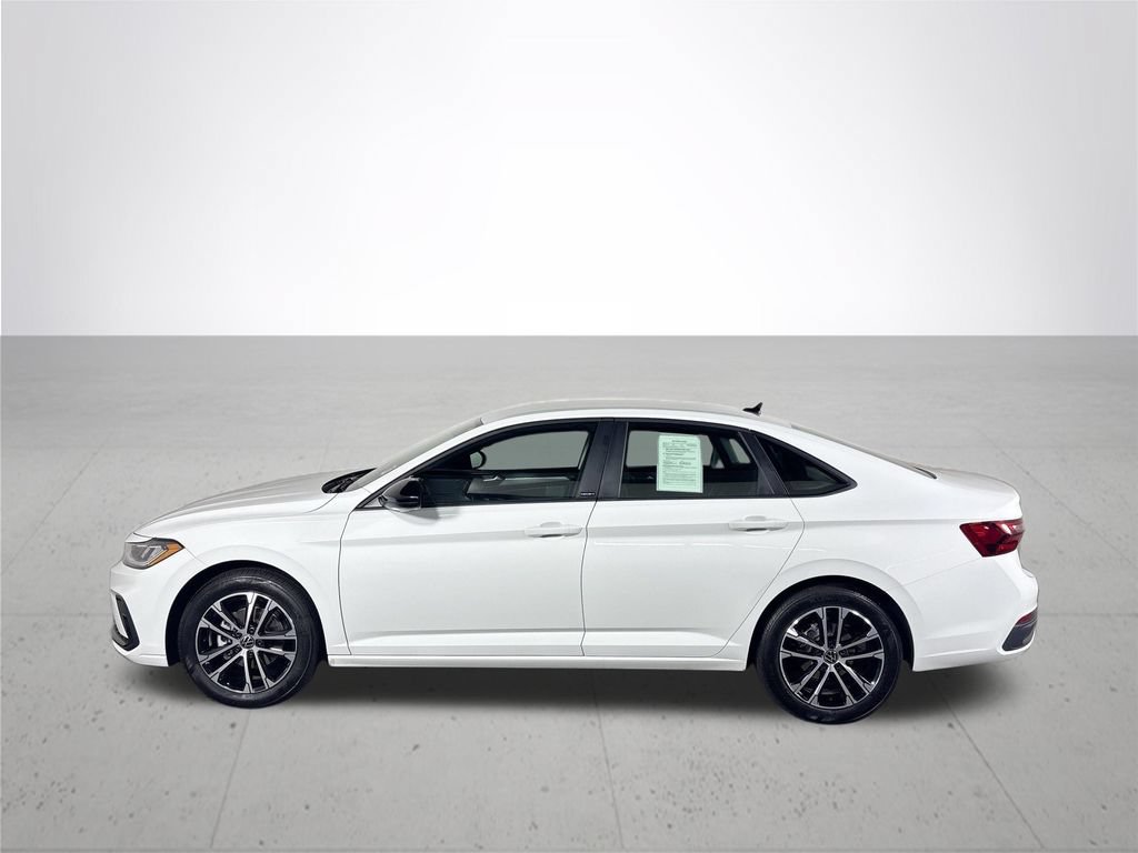 Used 2025 Volkswagen Jetta Sport FWD image 11