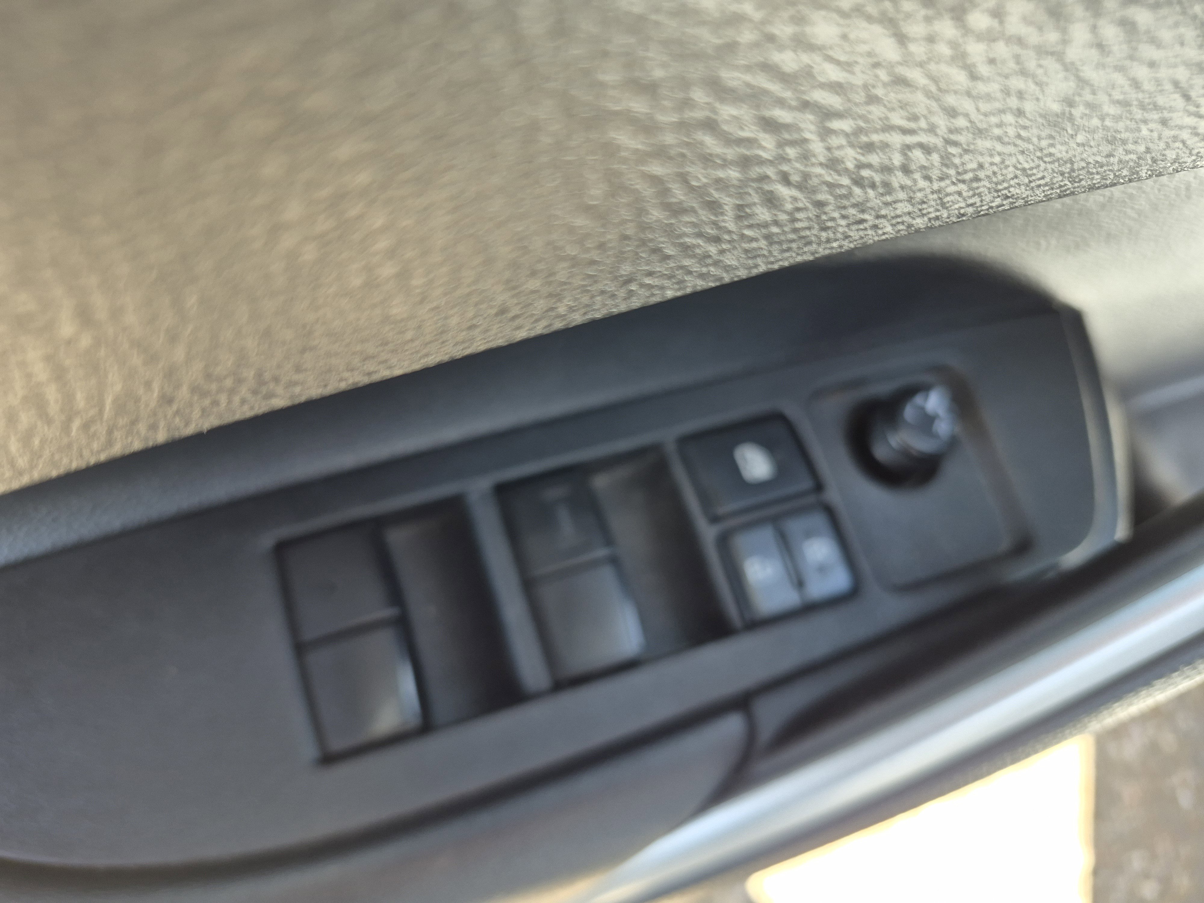 Used 2025 Toyota Corolla Cross AWD Hybrid image 13