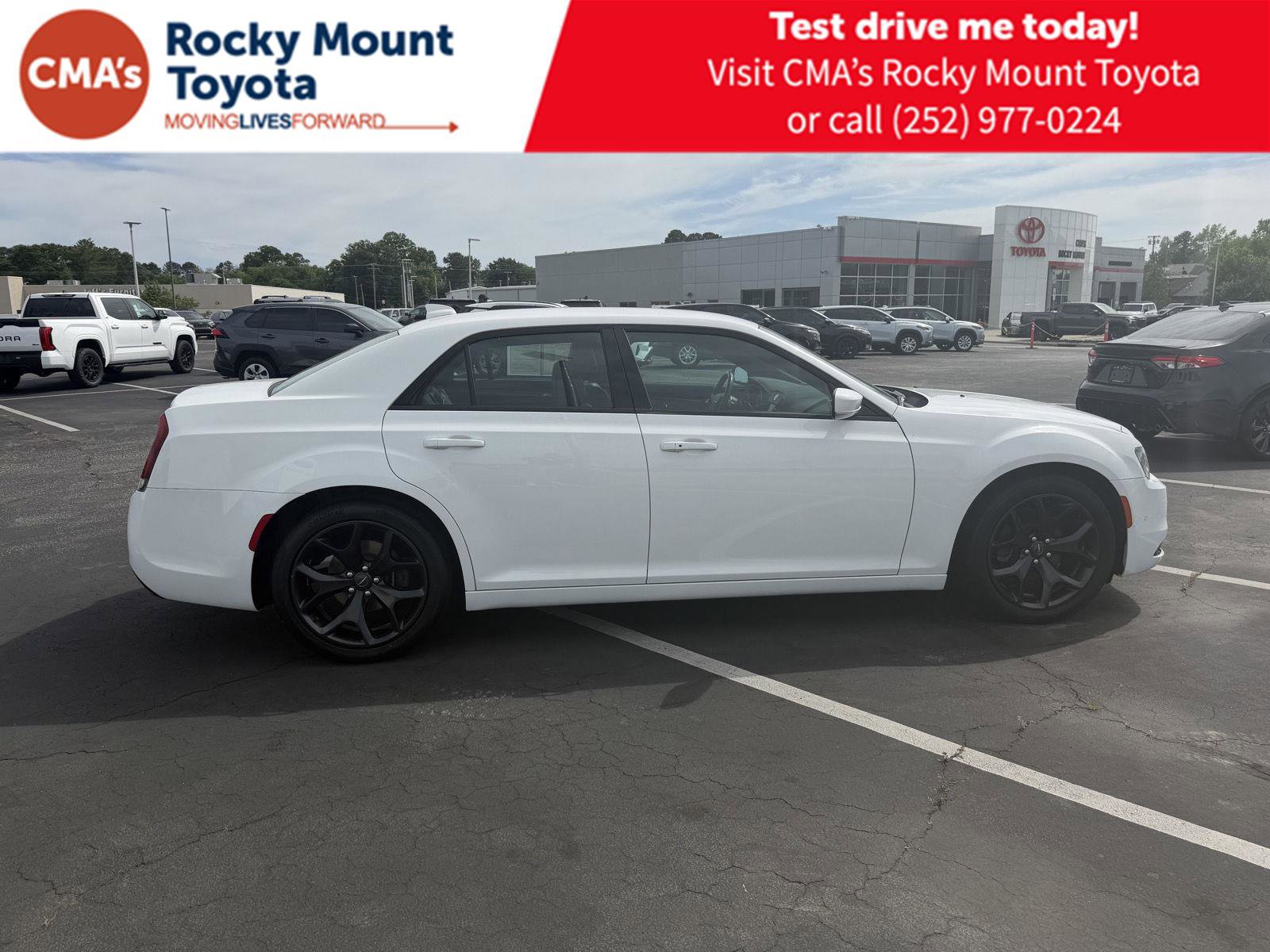 Used 2021 Chrysler 300 S RWD image 8