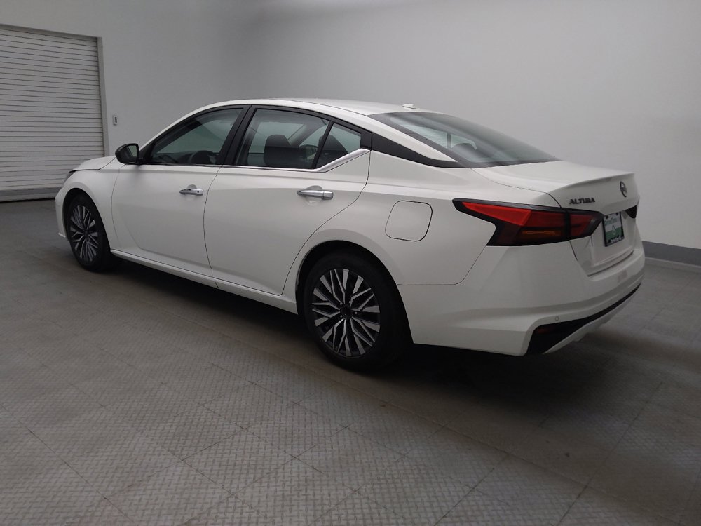 Used 2025 Nissan Altima 2.5 SV FWD image 3