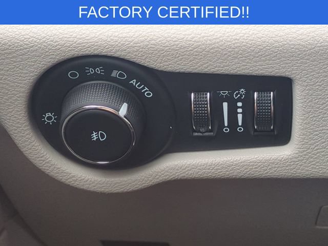 Certified 2024 Chrysler Pacifica Touring-L FWD image 18