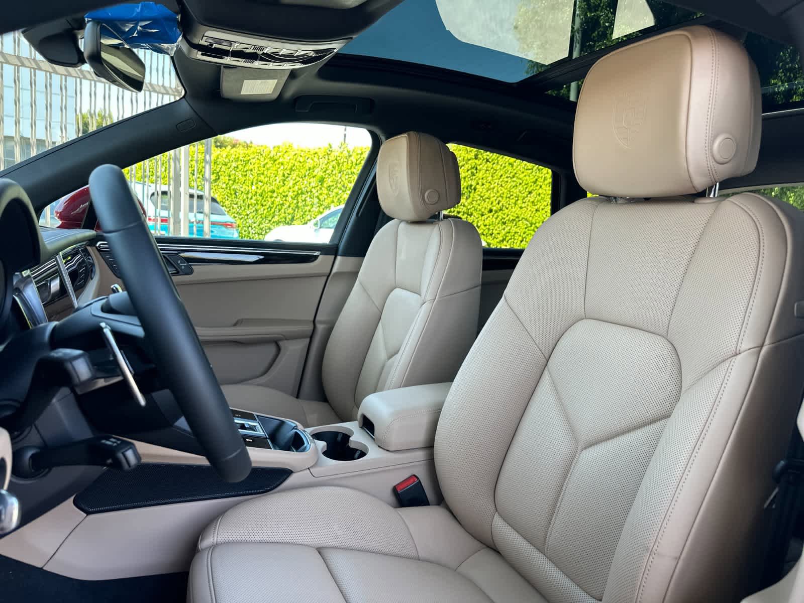 New 2026 Porsche Macan AWD/4WD image 5
