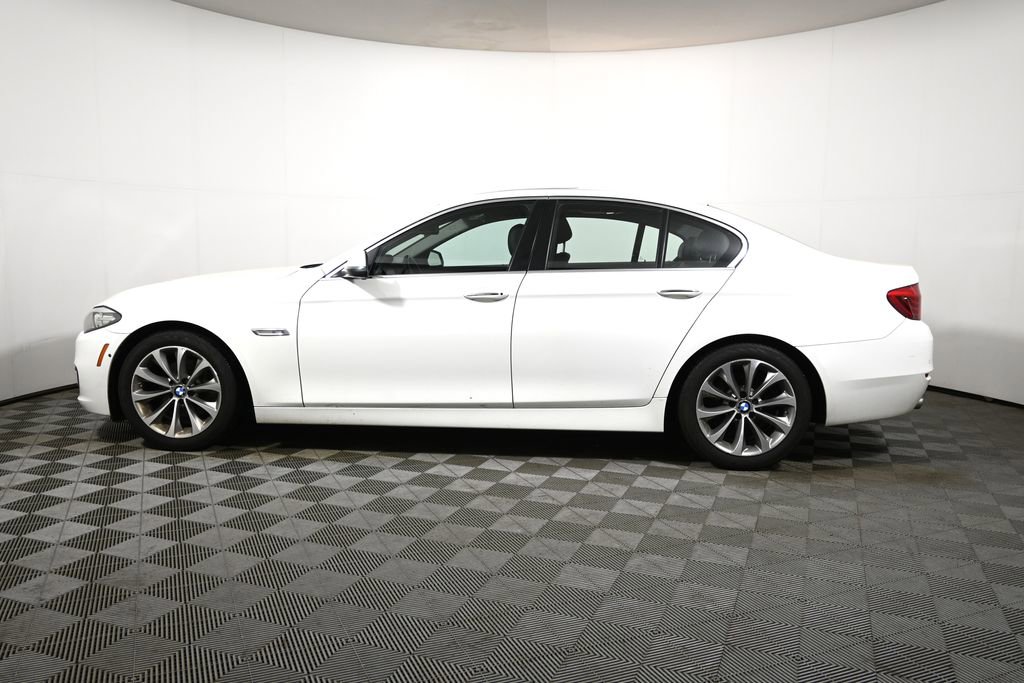 Used 2016 BMW 528i xDrive Sedan AWD/4WD image 2