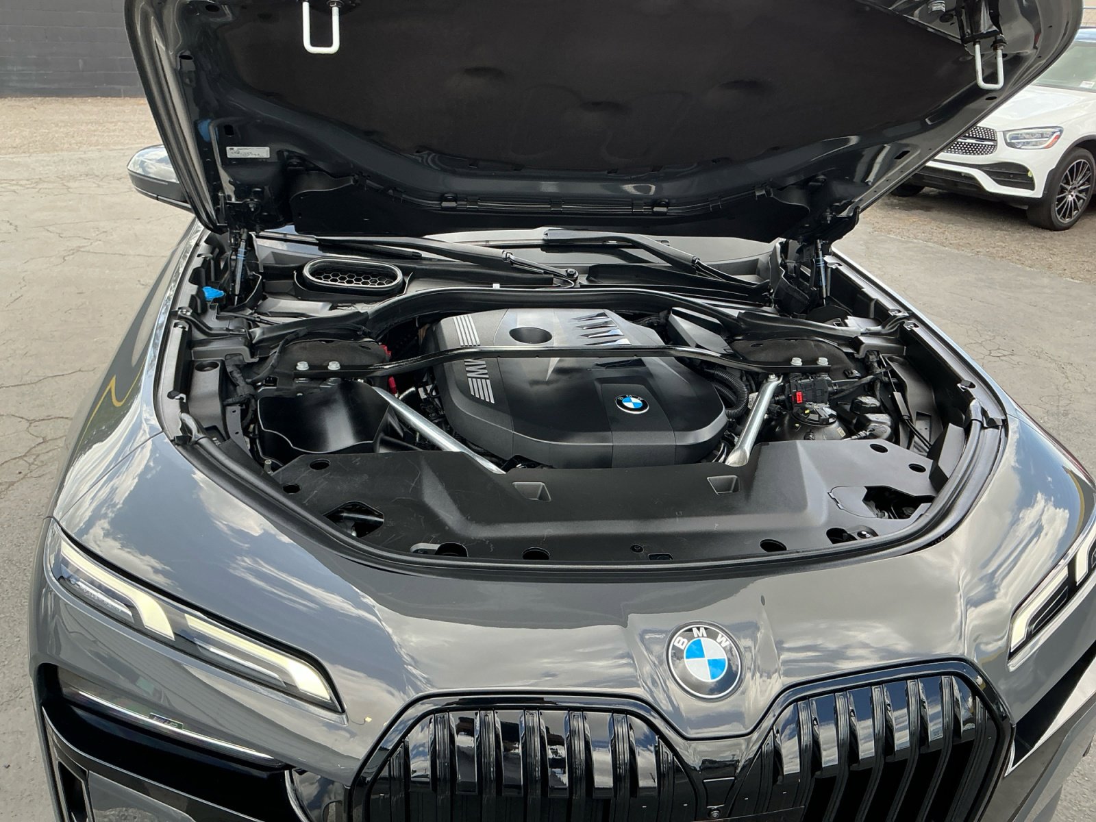 Used 2023 BMW 740i RWD image 22