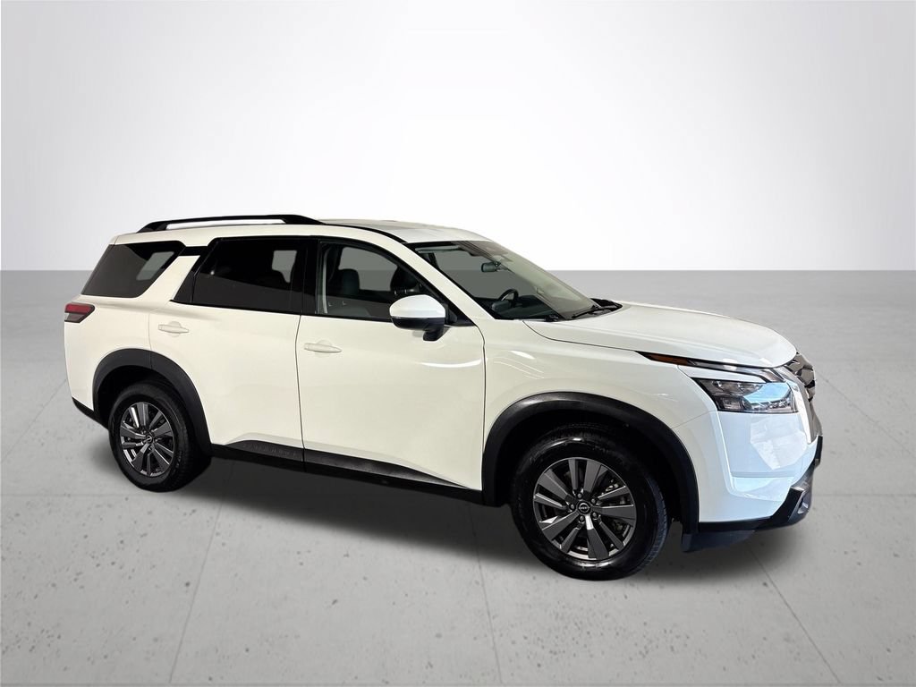 Used 2024 Nissan Pathfinder SV AWD/4WD image 4