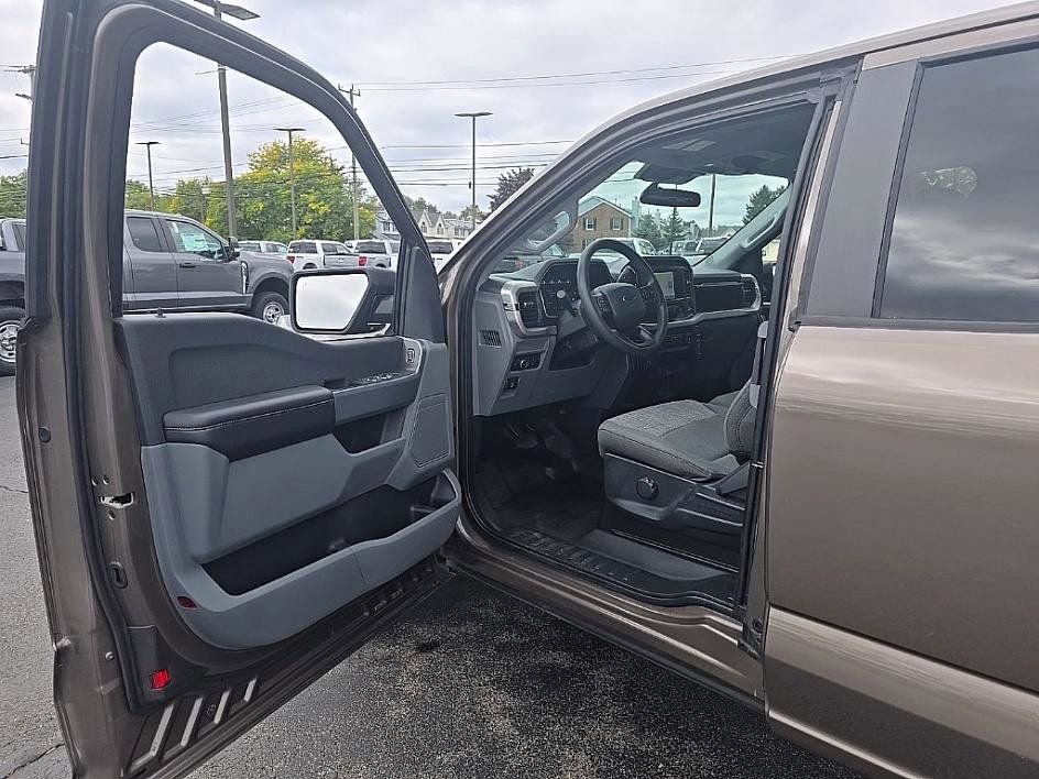 Used 2022 Ford F150 XLT image 9