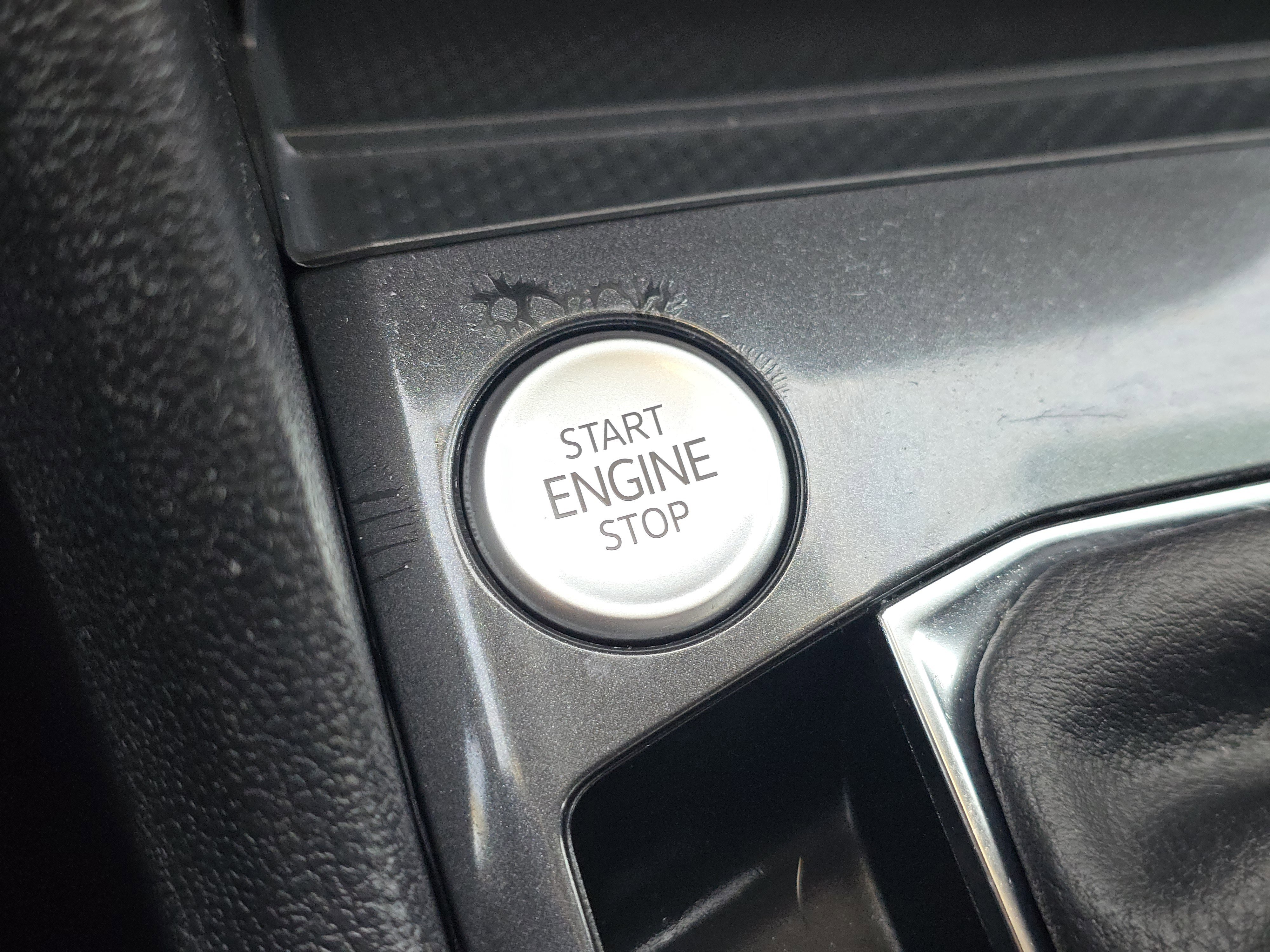 Certified 2023 Volkswagen Tiguan SE w/ Panoramic Sunroof Package image 25