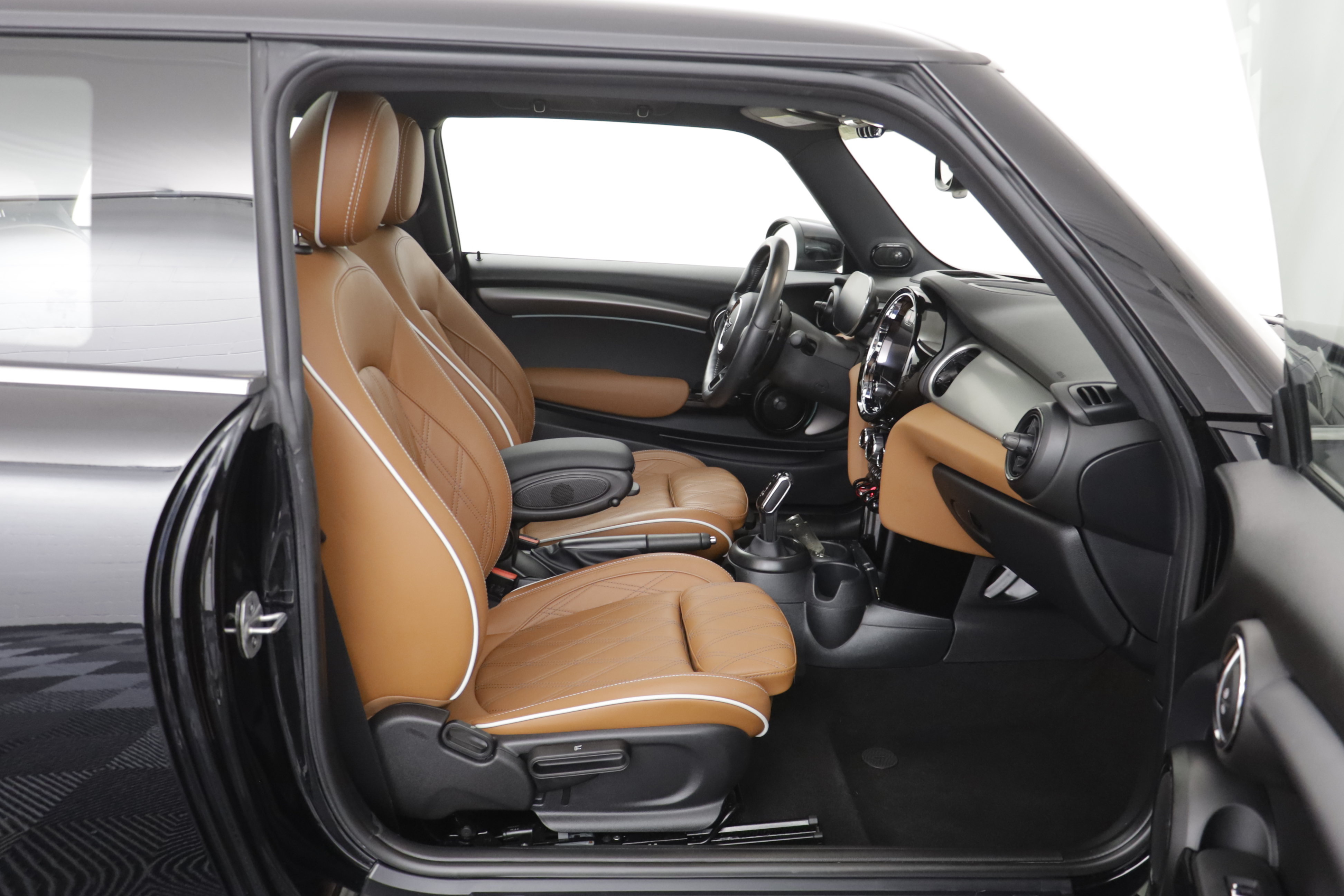 Certified 2024 MINI Cooper S FWD image 19