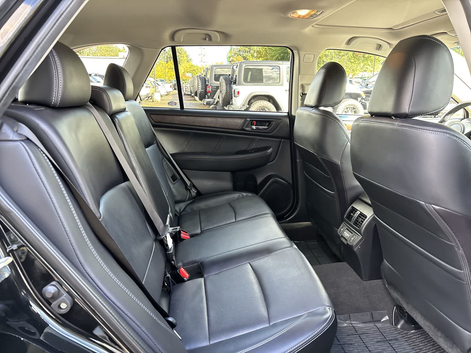 Used 2018 Subaru Outback 2.5i Limited AWD/4WD image 8
