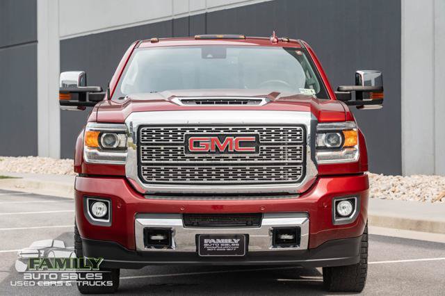 Used 2019 GMC Sierra 2500 Denali w/ Duramax Plus Package AWD/4WD image 15