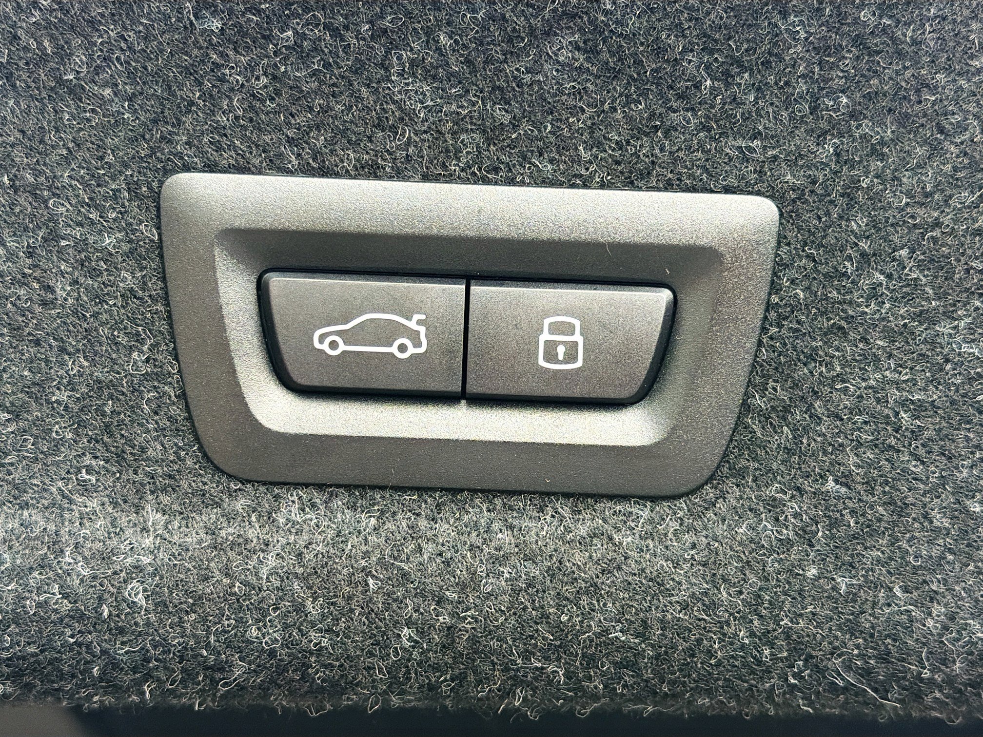 Used 2025 BMW 330i Sedan w/ Convenience Package image 13