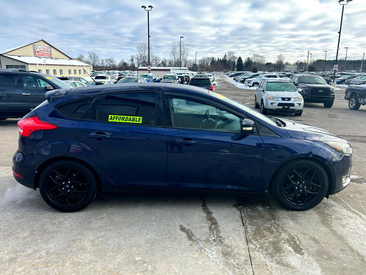 Used 2016 Ford Focus SE w/ Equipment Group 201A image 4
