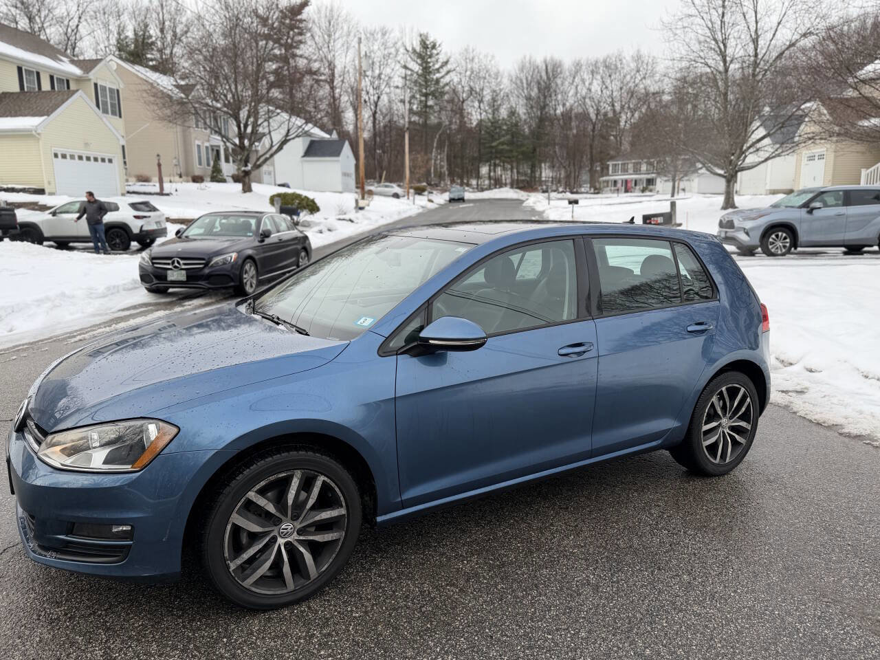 Used 2016 Volkswagen Golf SE image 3