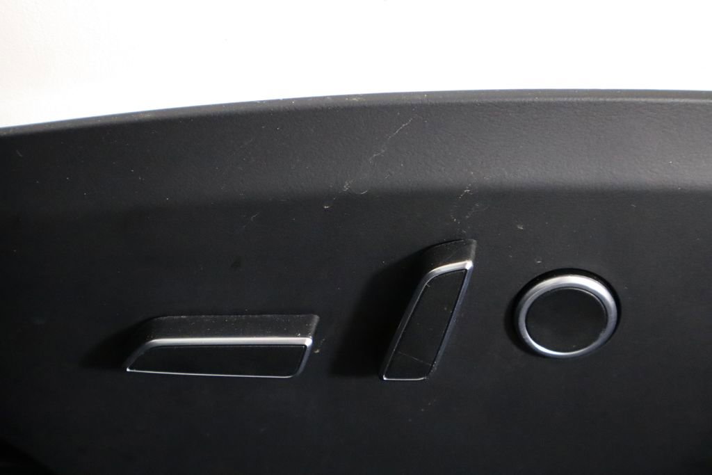 Used 2023 Tesla Model S Standard Range image 21