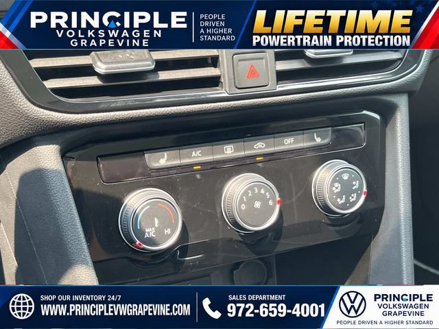 Used 2023 Volkswagen Taos SE w/ Panoramic Sunroof Package FWD image 20