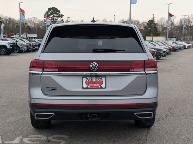 Used 2025 Volkswagen Atlas SE image 4