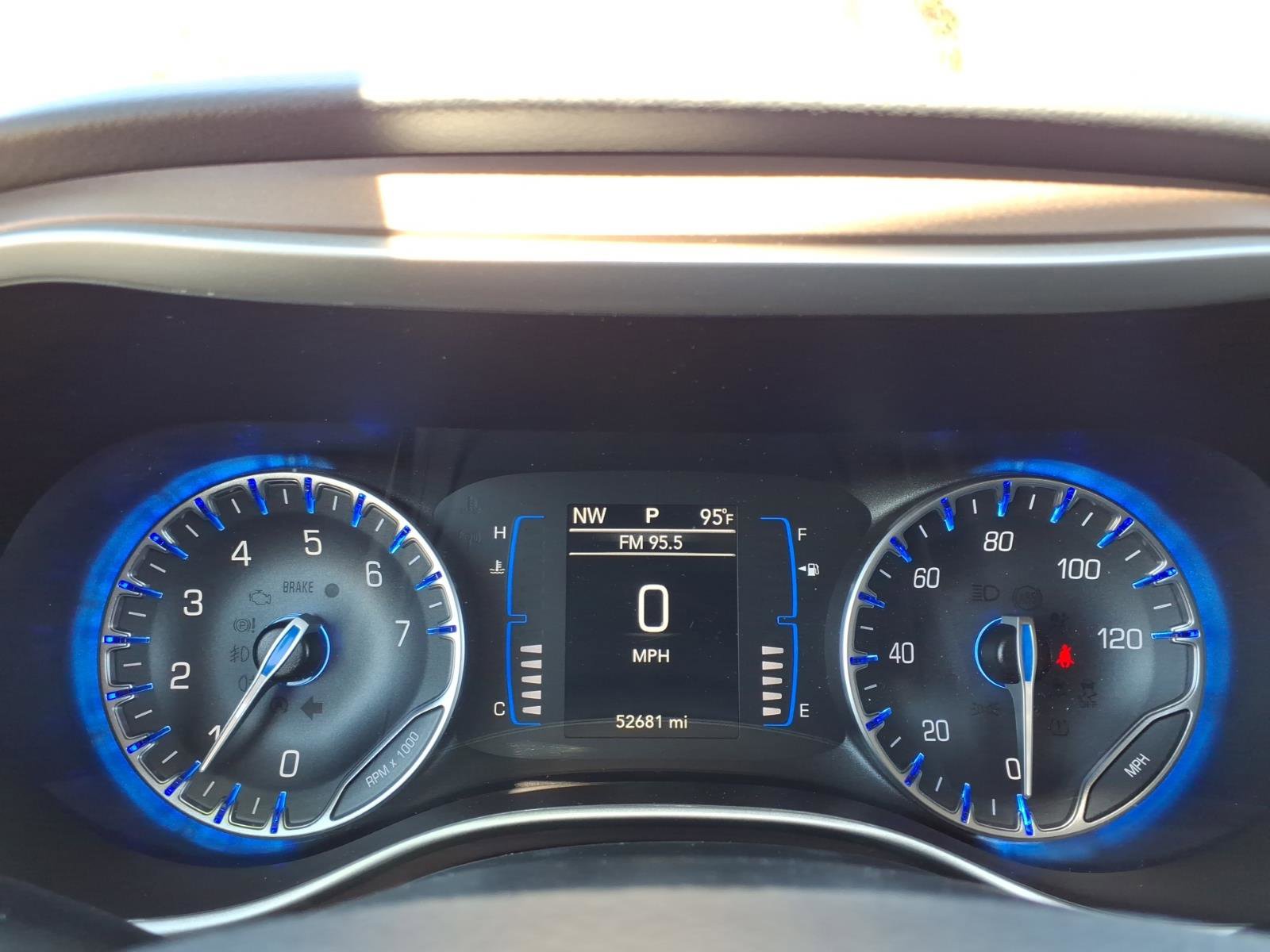 Used 2023 Chrysler Voyager LX image 25